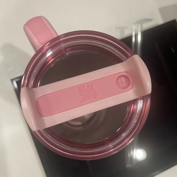 Unisex Stanley Hello Kitty Pink Magenta 40oz Quencher H2.0 Tumbler - Picture 4 of 14